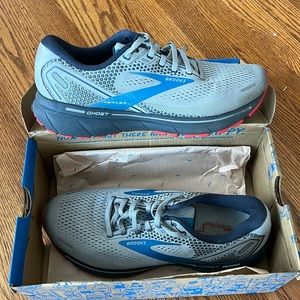 Ghost 14, Cushion Neutral, gray and blue, size 9.5 men, only worn a couple times